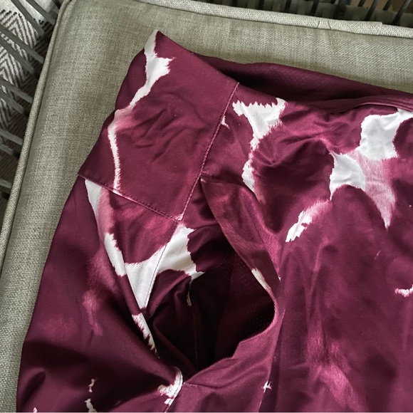 Nike Women’s Dri-Fit UV Victory Golf Skort Small S villain red Skirt w/ shorts - Picture 9 of 16